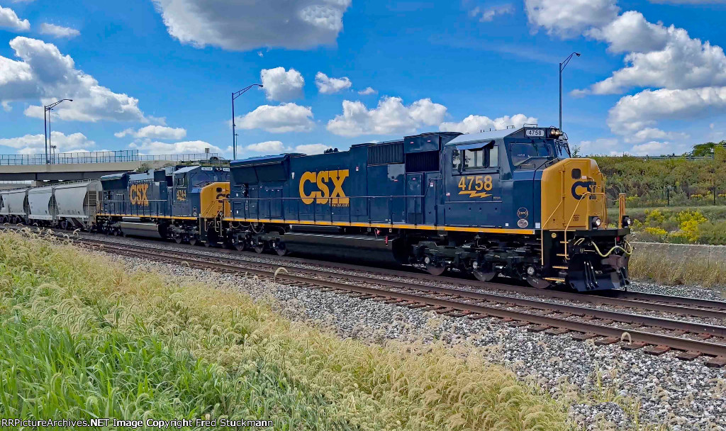 CSX 4758 leads M224.